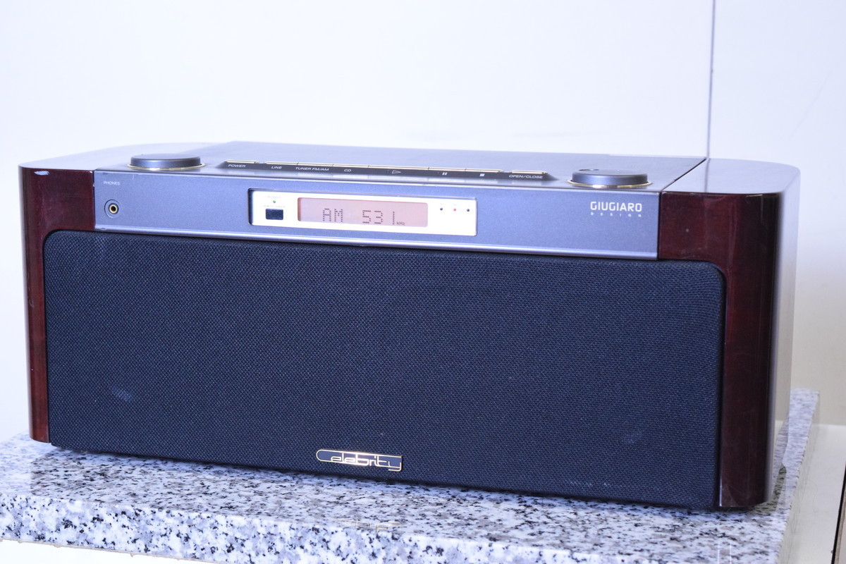 SONY/ソニー D-3000 Celebrity セレブリティ GIUGIARO DESIGN 買取情報 SONY/ソニー D-3000 Celebrity セレブリティ GIUGIARO DESIGN 買取情報