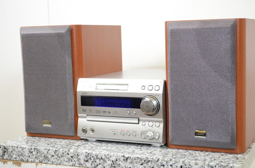 オンキヨー CD/MDコンポ FR-UN7 ペアスピーカー D-N7- オンキヨー CD/MDコンポ FR-UN7 ペアスピーカー D-N7-
